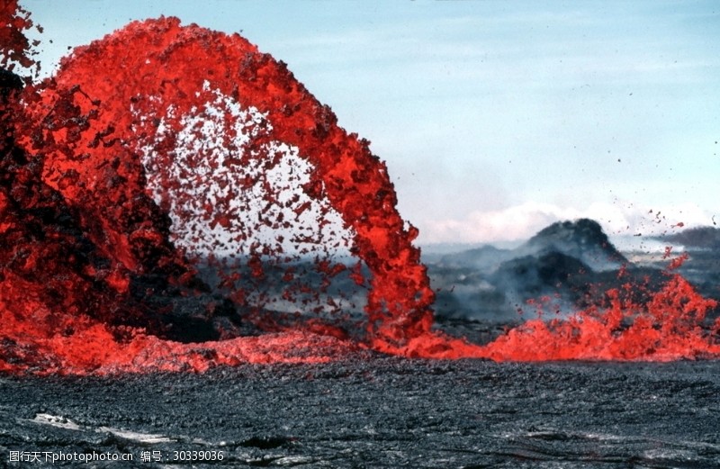 夏威夷火山活跃地质活动与旅游体验的最新动态